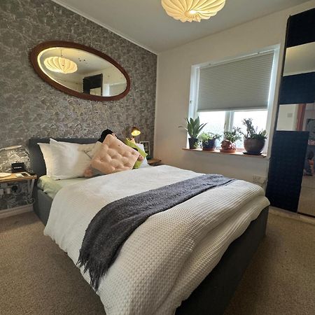 Private Room In A Stylish Flat London Eksteriør bilde